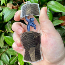 Load image into Gallery viewer, Xenonite Container Pop-up Keychain
